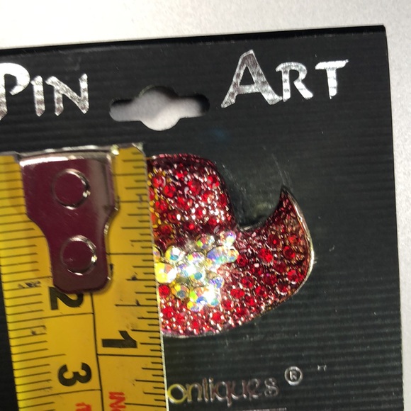 Red hat lady brooch pin NWT bling bling - Picture 4 of 6